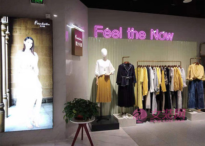 服裝店沒(méi)客進(jìn)店 導(dǎo)購(gòu)除了等還有很多事需要做