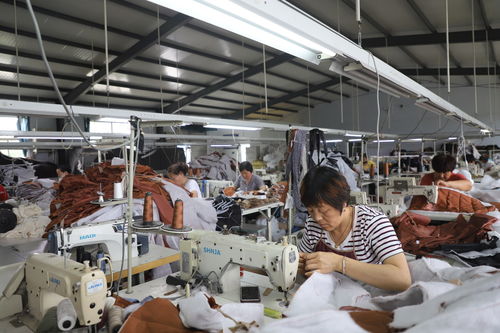 家門口就業(yè) 群眾腰包鼓起來(lái)